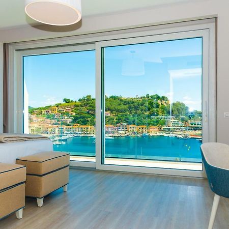 Hotel Plaza Порто-Аццурро Екстер'єр фото