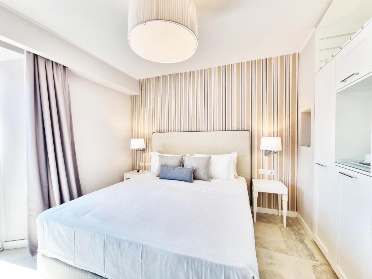 Hotel Plaza Порто-Аццурро Екстер'єр фото