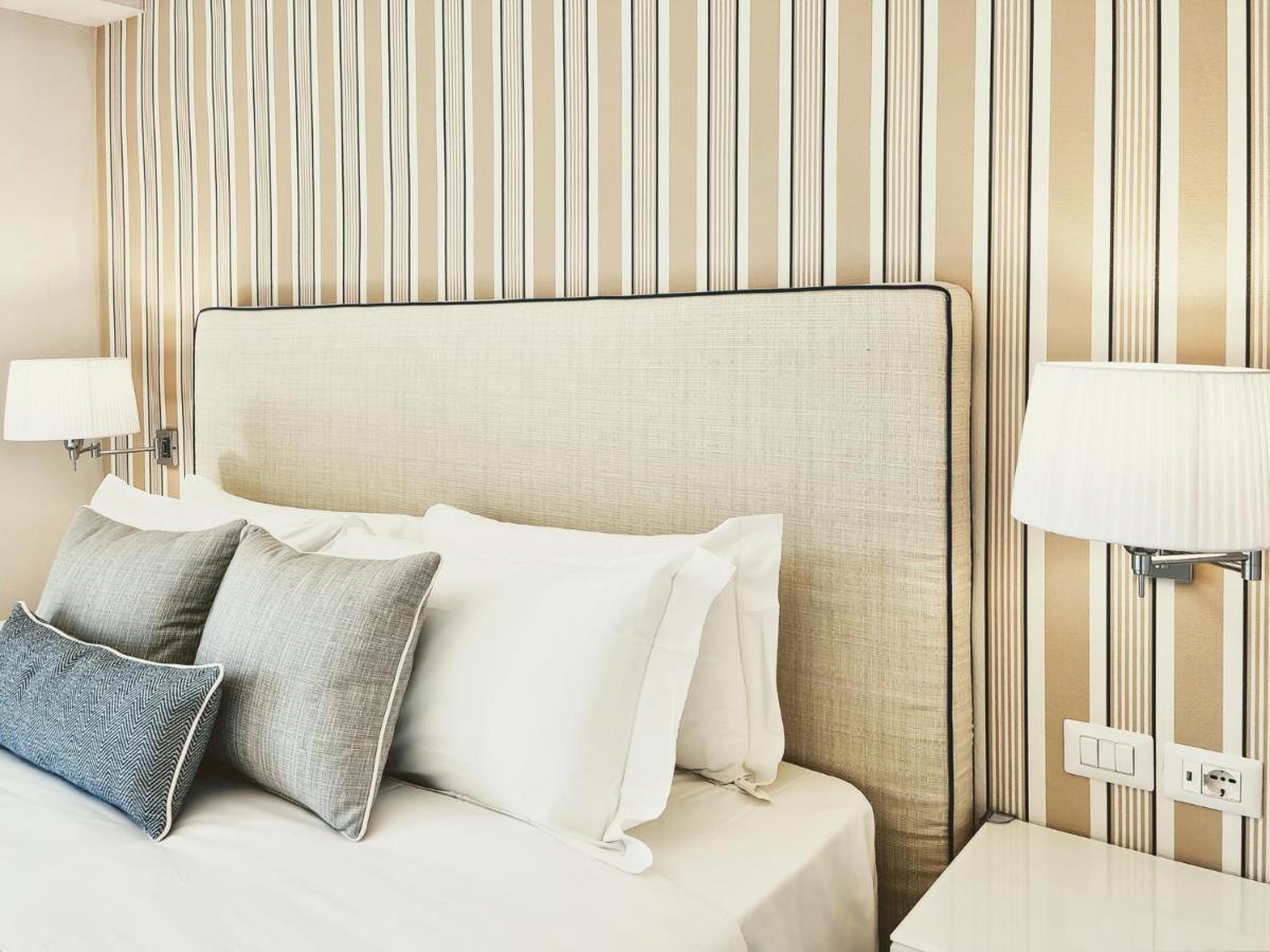 Hotel Plaza Порто-Аццурро Екстер'єр фото