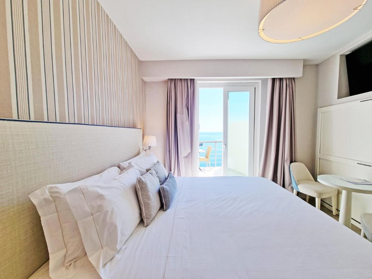 Hotel Plaza Порто-Аццурро Екстер'єр фото