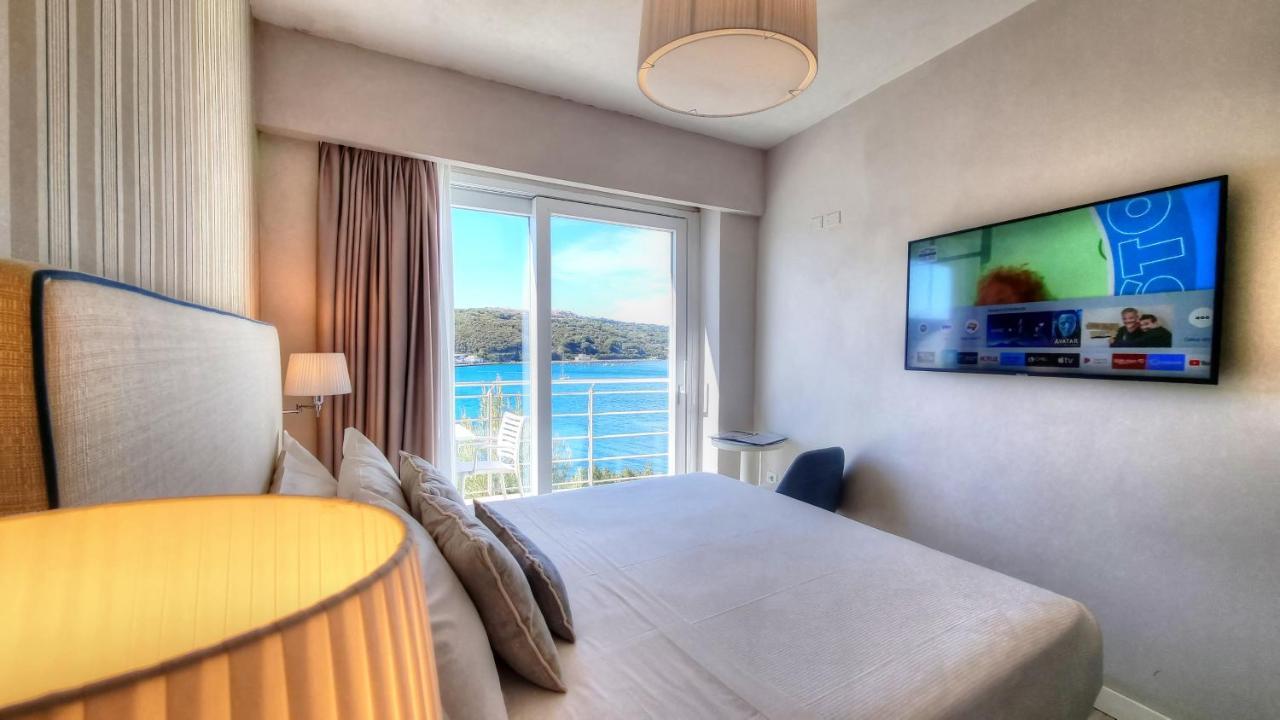 Hotel Plaza Порто-Аццурро Екстер'єр фото
