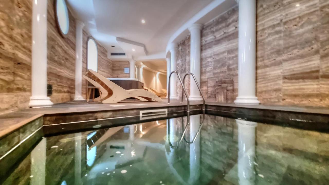 Hotel Plaza Порто-Аццурро Екстер'єр фото