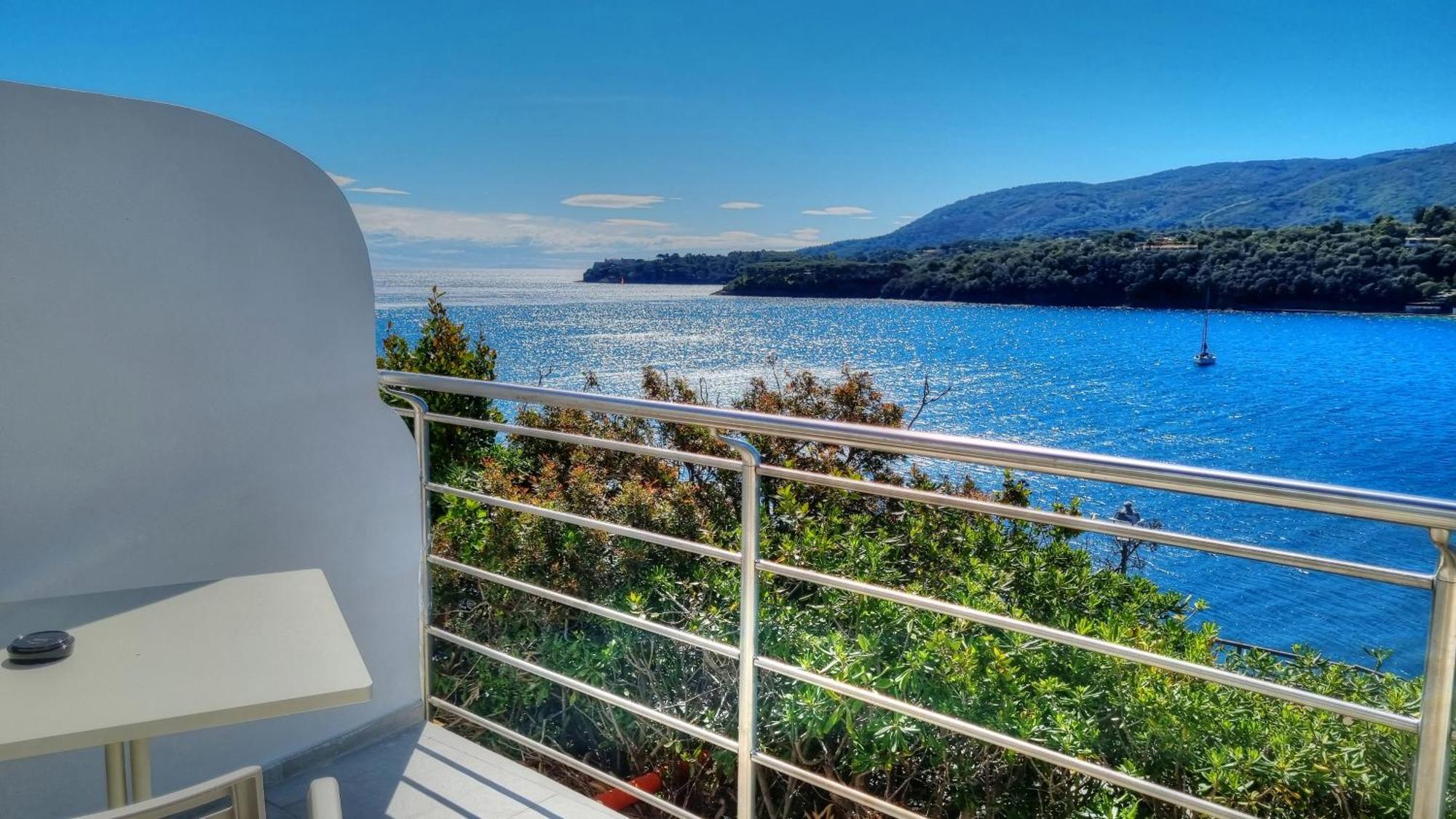 Hotel Plaza Порто-Аццурро Номер фото