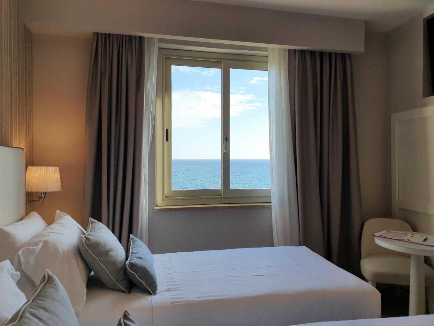 Hotel Plaza Порто-Аццурро Номер фото