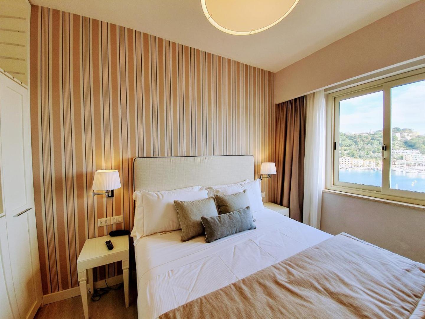 Hotel Plaza Порто-Аццурро Номер фото
