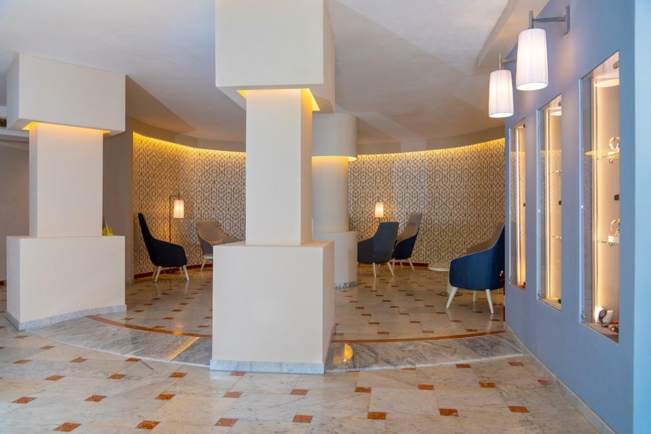 Hotel Plaza Порто-Аццурро Екстер'єр фото
